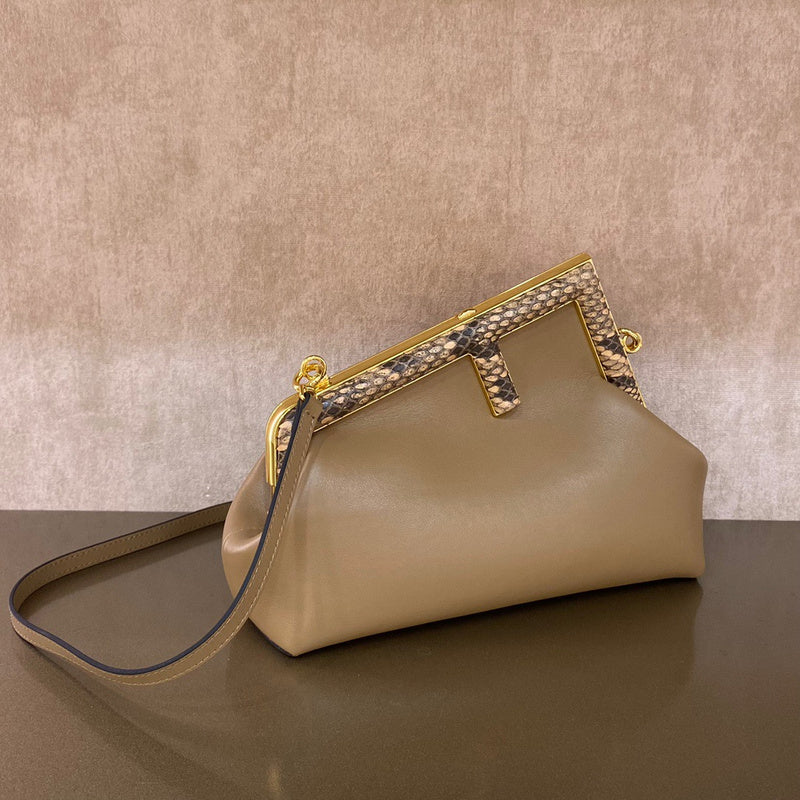 Ziva's Charm handbag – detail view (Standard Size)