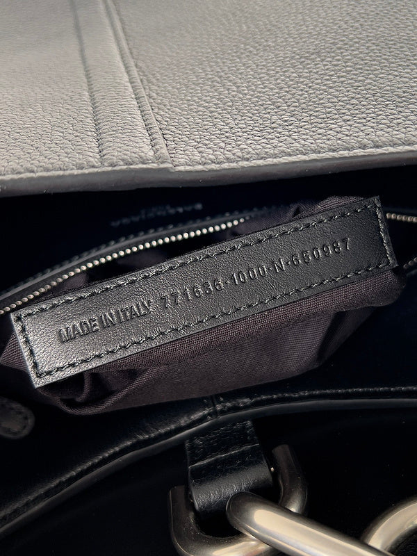 Zivas Charm Everyday Sophistication Fashion Handbag (Timeless Wardrobe Addition) – Close-Up Detail
