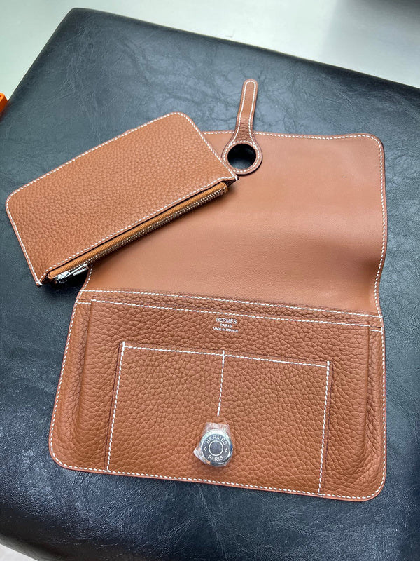 Classic bag shown from front angle