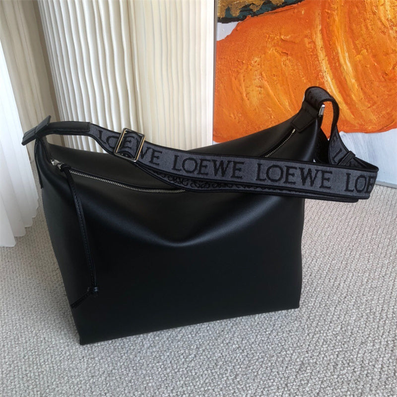 Ziva's Charm handbag – back view (33cm*29cm*16cm)