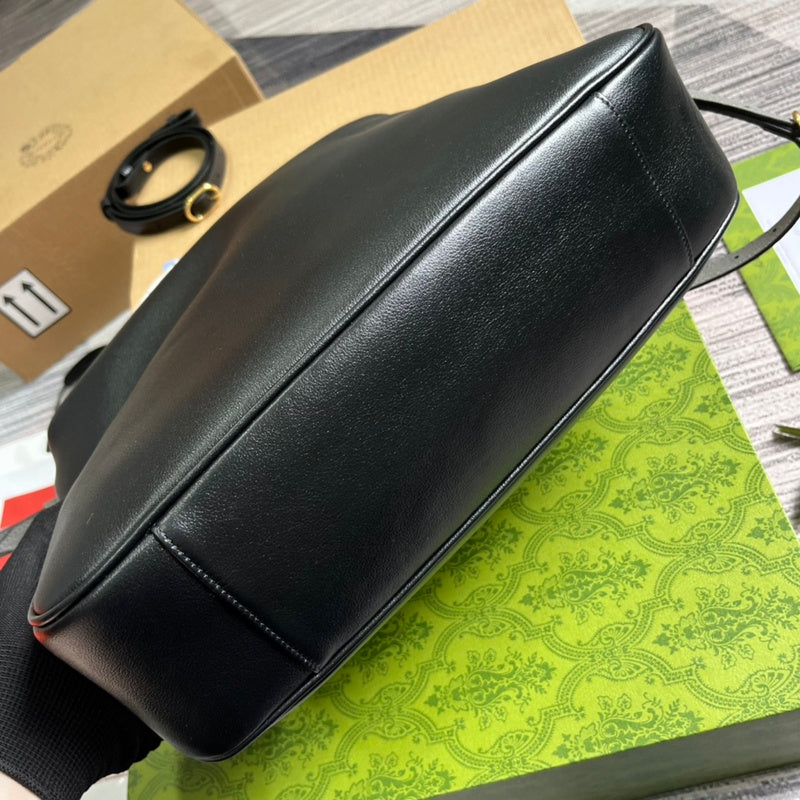 Interior view of everyday-luxe classic women's handbag – women's premium purse