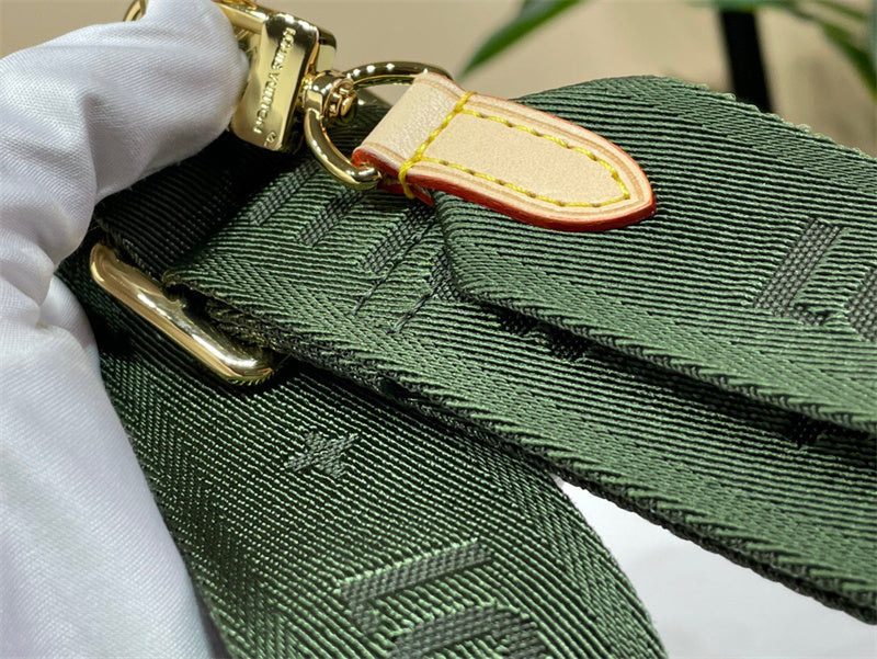  everyday crossbody bag detail view showing craftsmanship