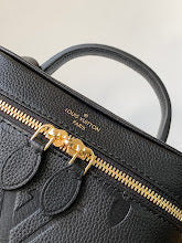 Premium Women's Shoulder Bag - Designer Luxury Fashion Accessory - NM5458
