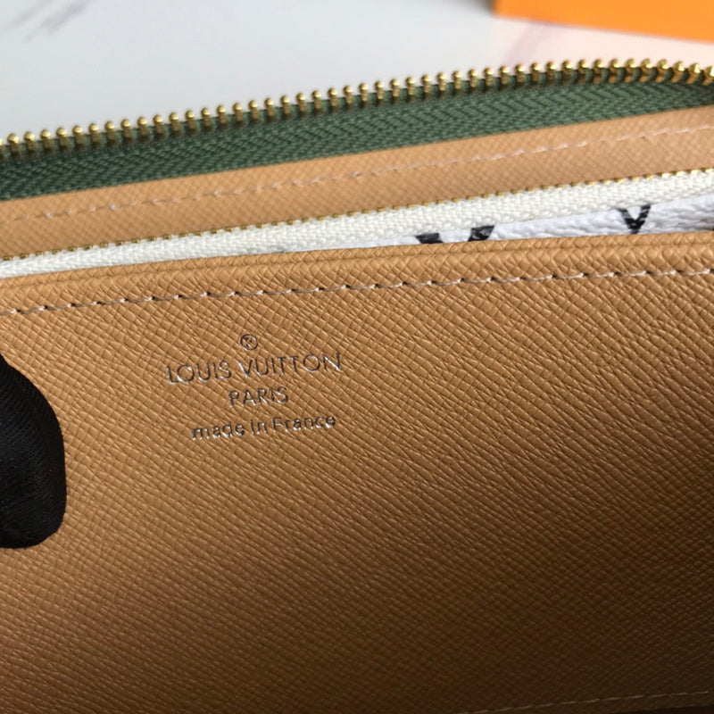 Handle and strap detail of premium polished women's handbag – women's luxury handbag