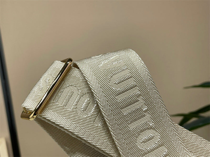  Tailored crossbody bag front view 13