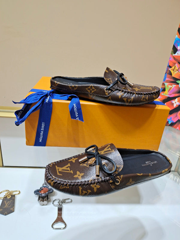 Louis Vuitton shoes Style 214 - top view showing design