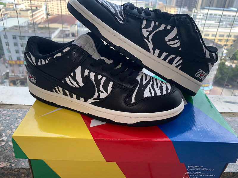 Nike Men's & Women's Premium Athletic Sneakers — Style 199 interior view
