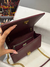 Luxury Iconic Crossbody Bag - Women's Elegant Designer Fashion - NM6742