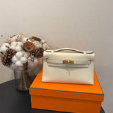  Sleek shoulder bag front view