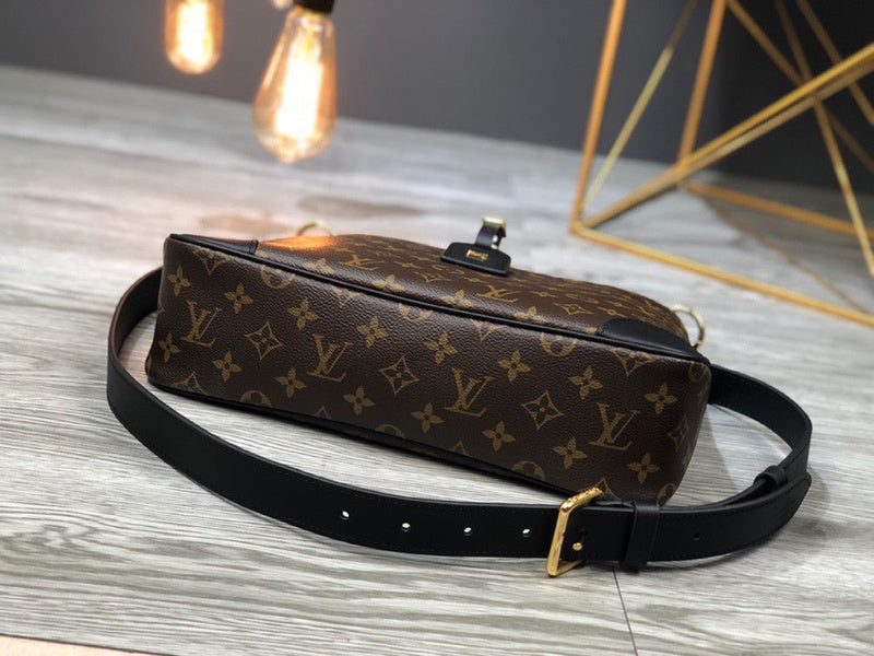Interior view of classic sleek women's handbag – women's statement bag