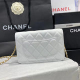 Zivas Charm Refined Everyday Style Luxury Handbag (Contemporary Shape Language) – Close-Up Detail