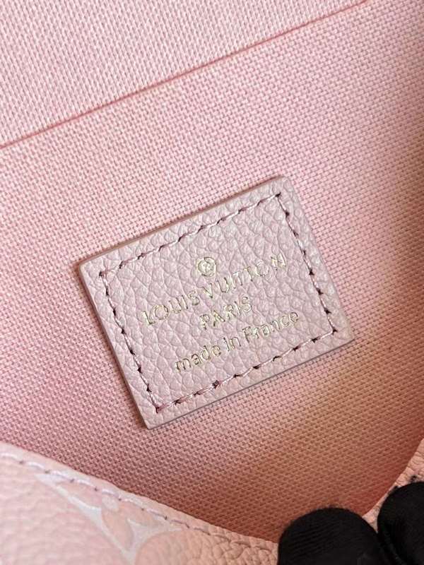 Side profile of elevated refined women's handbag – women's designer-style accessory