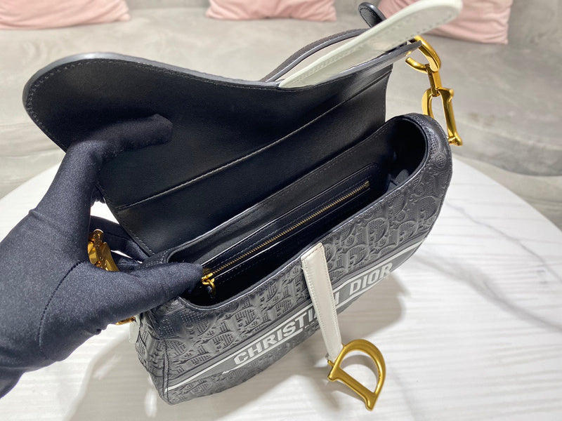 Front view of sleek premium women's handbag – women's luxury handbag