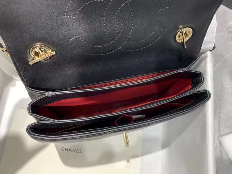 Zivas Charm Timeless Appeal Luxury Handbag (Structured Everyday Essential) – Full Silhouette