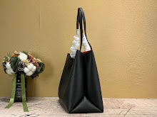 Designer Iconic Tote Handbag - Premium Luxury Women's Fashion - NM5445