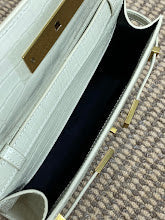Luxury Iconic Crossbody Bag - Women's Elegant Designer Fashion - NM3557