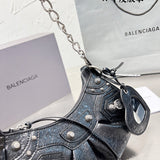 Ziva's Charm handbag – detail view (one versatile size)