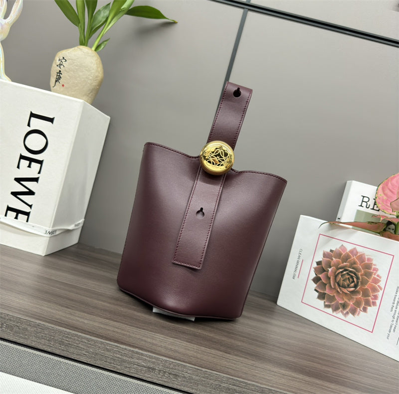 Ziva's Charm handbag – full view (16cm*16cm*19.5cm)