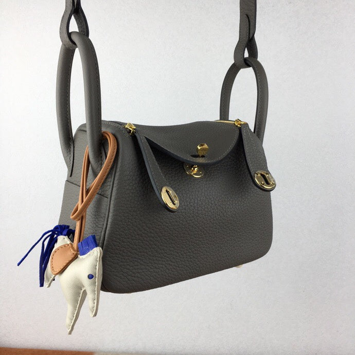  structured bag interior and compartment view 9