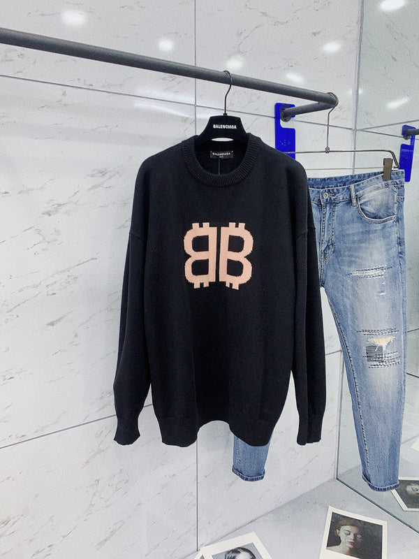 Front view of Balenciaga luxury piece style No.071