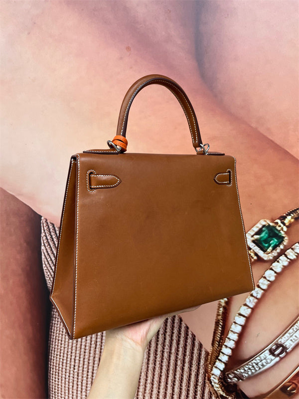 Crisp handbag styled for everyday wear