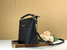 Chic Designer Crossbody Purse - Premium Luxury Women's Style - NM5322