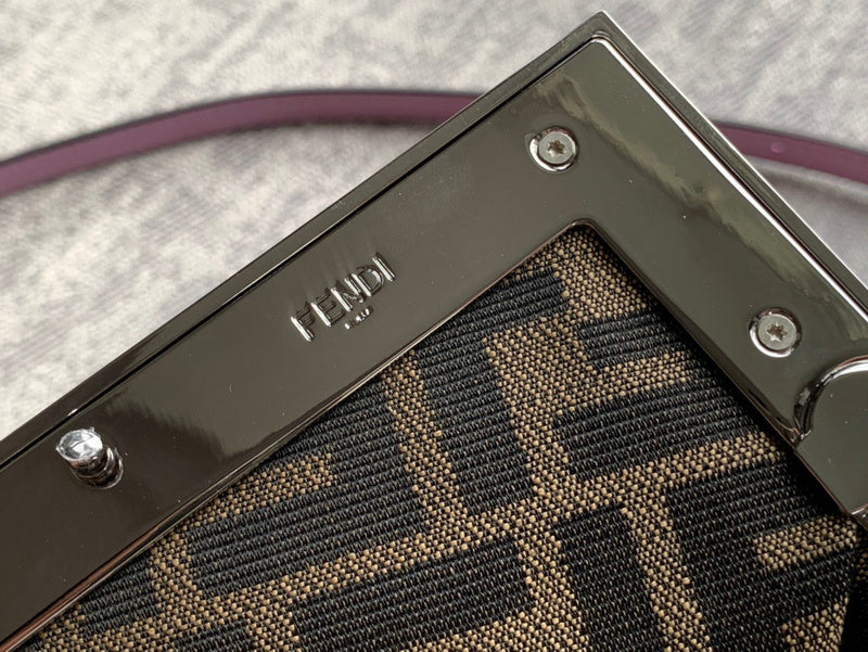 Ziva's Charm handbag – close-up view (26cm*18cm*9.5cm)
