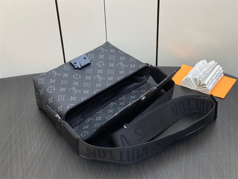  Chic crossbody bag front view 19