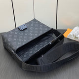  Chic crossbody bag front view 19