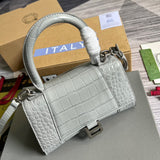 Bold Vegan Leather Handbag - Understated Luxury Look | Women's Premium Handbag #295 - hardware and detail close-up (image 5) of designer-inspired handbag