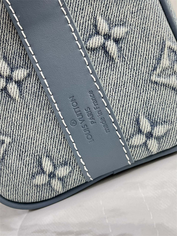  minimalist top-handle bag detail view showing craftsmanship 8