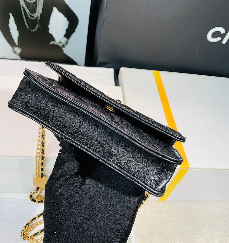  handbag, compact everyday style, image 3