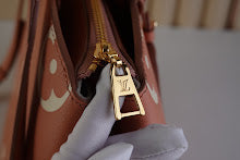 Premium Leather Crossbody Bag - Elegant Women's Designer Handbag - NM4881