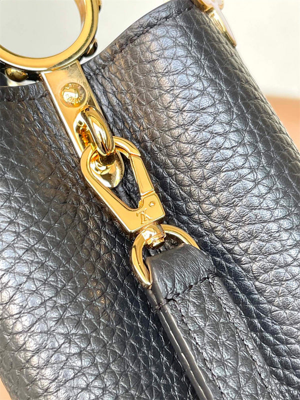  shopper bag interior and compartment view