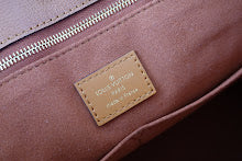 Luxury Designer Shoulder Bag for Women - Premium Fashion Handbag - NM4174