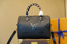 Premium Signature Crossbody - Chic Women's Luxury Designer Bag - NM5266