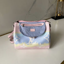 Premium Women's Crossbody Bag - Luxury Designer Fashion Accessory - NM5059