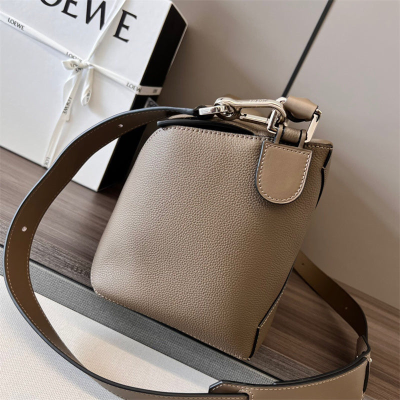 Ziva's Charm handbag – angled view (36.5cm*19cm*23cm)