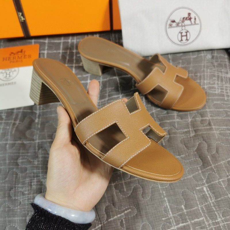 Hermes sandals Style 005 - sole and craftsmanship detail