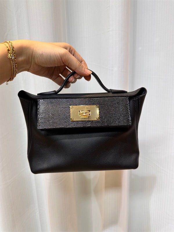  Statement carryall bag front view