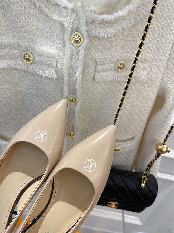 Louis Vuitton shoes Style 427 - sole and craftsmanship detail (alternate angle)