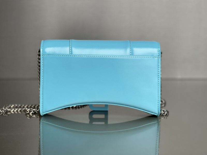 Zivas Charm Refined Everyday Style Statement Handbag (Effortless Style Upgrade) – Full Silhouette