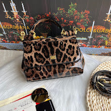 Chic Designer Tote Handbag - Luxury Premium Women's Fashion Bag - NM7200