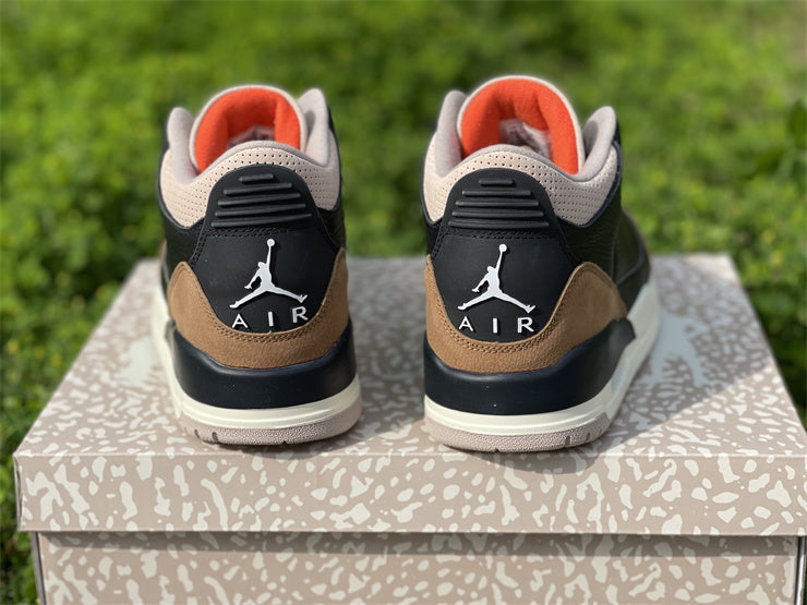 Nike Men's & Women's Luxury Low-Top Trainers — Style 237 angle view
