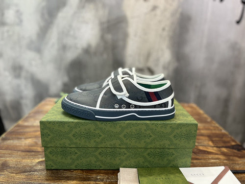 Gucci Casual sneakers in all-black everyday casual design front view