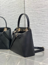 Chic Designer Tote Handbag - Luxury Premium Women's Fashion Bag - NM7418