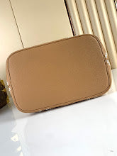 Chic Designer Crossbody Purse - Premium Luxury Women's Style - NM4788