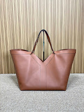 Chic Women's Designer Tote - Luxury Premium Handbag Style - NM3657
