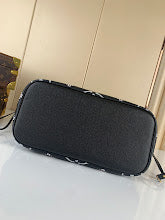 Designer Iconic Shoulder Bag - Luxury Women's Premium Fashion - NM4781