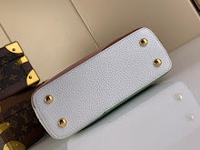 Luxury Monogram Shoulder Bag - Women's Elegant Designer Fashion - NM4368
